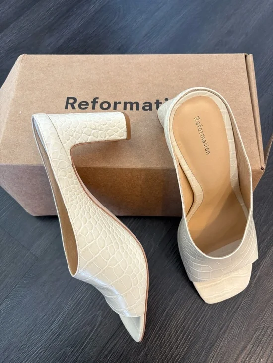 Reformation Leather Cream Croc-Embossed Block Heel Mules NEW Sz 11 - Picture 1 of 7